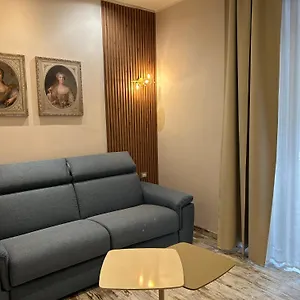 Colonna 18 By Ghor ** רומא