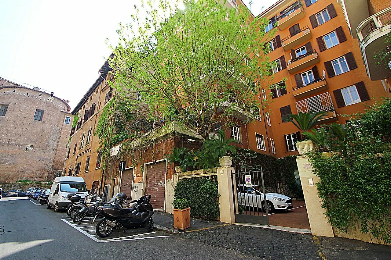 Hotel Lancelot Rome 3*,